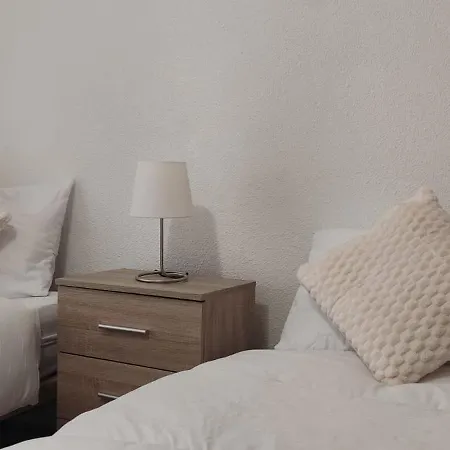 La Hue By Guimar Córdoba